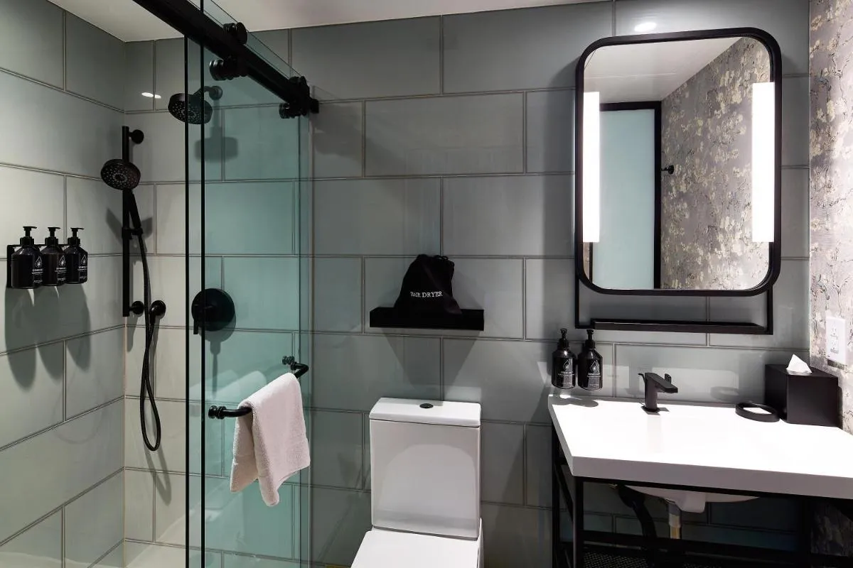 Hotel Indigo NYC Financial District by IHG — 7