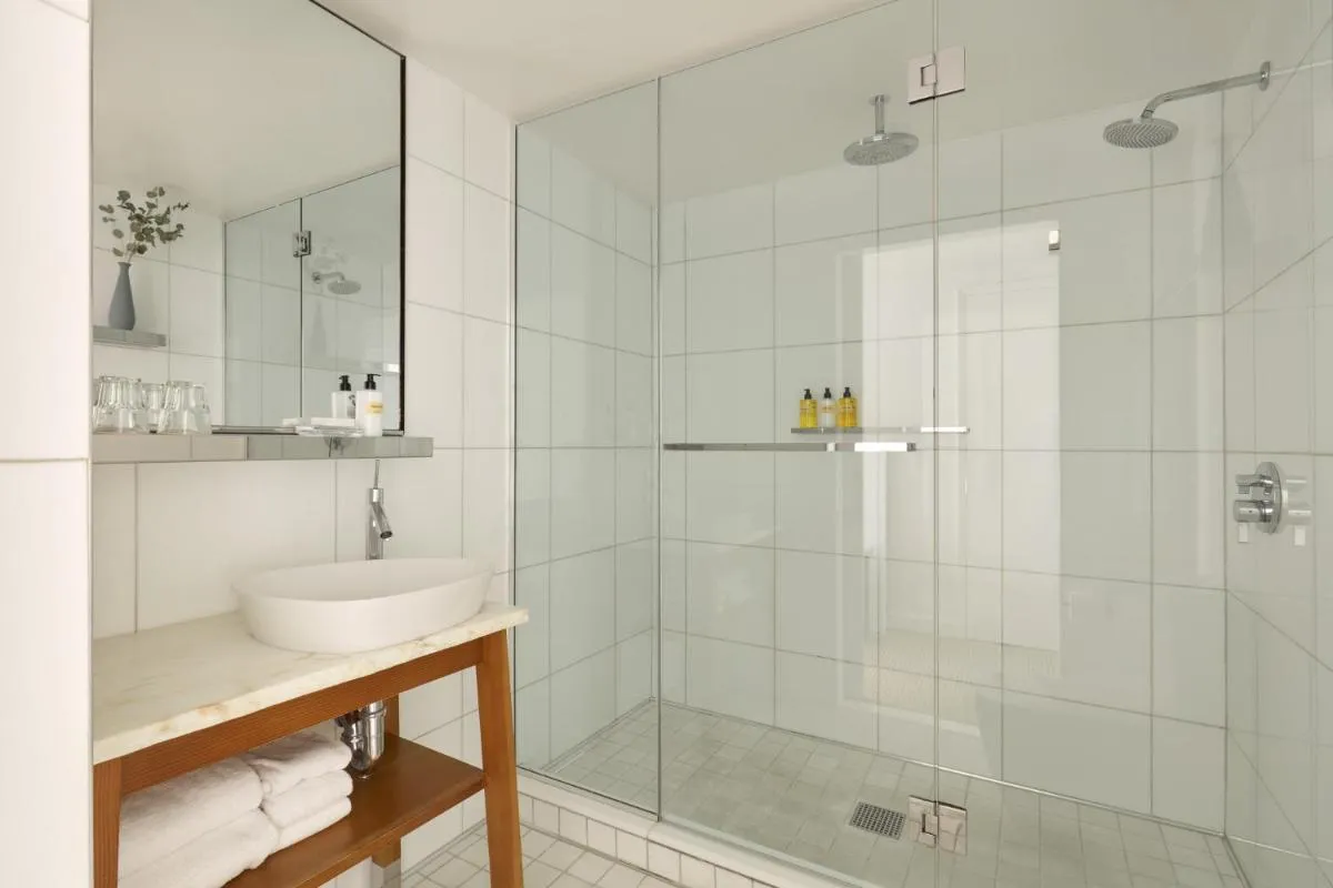 Hotel Park Ave — 2